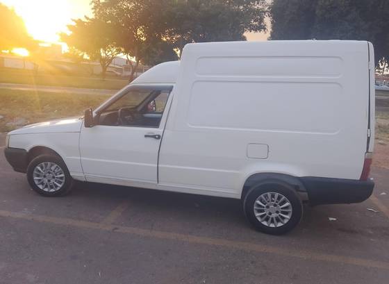 FIAT FIORINO 1.3 MPI FURGÃO 8V FLEX 2P MANUAL FIAT FIORINO 1.3 MPI FURGÃO 8V FLEX 2P MANUAL